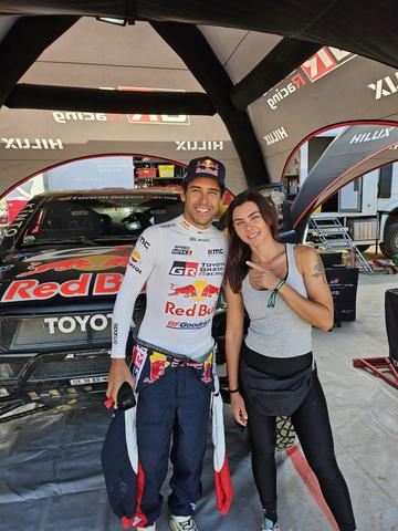 No Dakar 2024 com o piloto brasileiro Lucas Moraes (acervo pessoal)