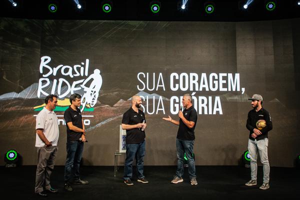 José Vasconcellos, Zé Fernando, Fernando Solano, Mario Roma e Henrique Avancini (Mario Jordany / Brasil Ride)