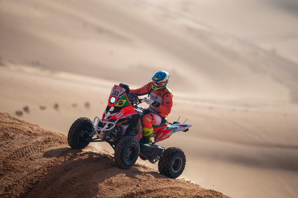 A quinta etapa do Dakar teve largada e chegada em Riad (Duda Bairros/Fotop)