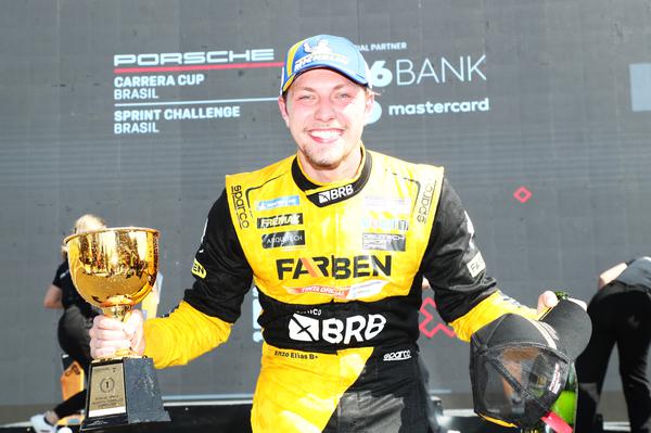 Enzo Elias, vencedor da Corrida 1 da Carrera Cup no Velocitta (Luca Bassani/Porsche Cup)