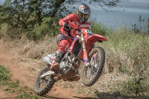 Bissinho Zavatti fechou o dia na segunda posição entre as motos (Nelson Santos Jr/PhotoAction)