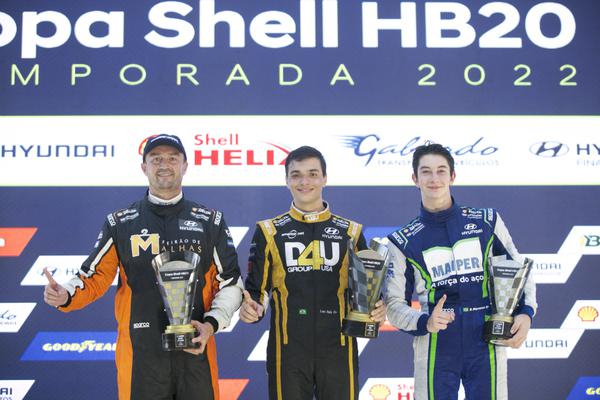 Os vencedores do domingo no Velocitta: Leo Reis, Pierozan e Rizzo (Renato Mafra/Copa Shell HB20)