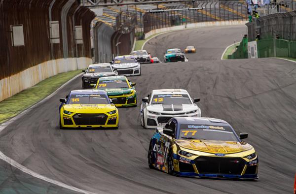 São 22 carros e 30 pilotos na pista de Interlagos na etapa Special Edition (Luciano Santos / SiGCom)