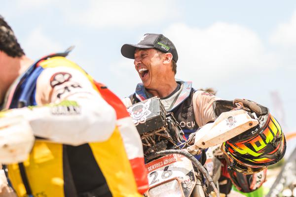 César Bogo na chegada: pódio em quinto na Moto Over 45 (Rodrigo Barreto/Fotop)