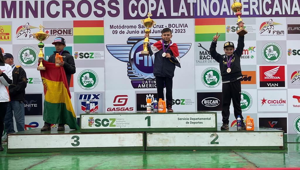 Heitor é vice-campeão da etapa boliviana da Copa Latino-Americana de Minicross (Divulgação)