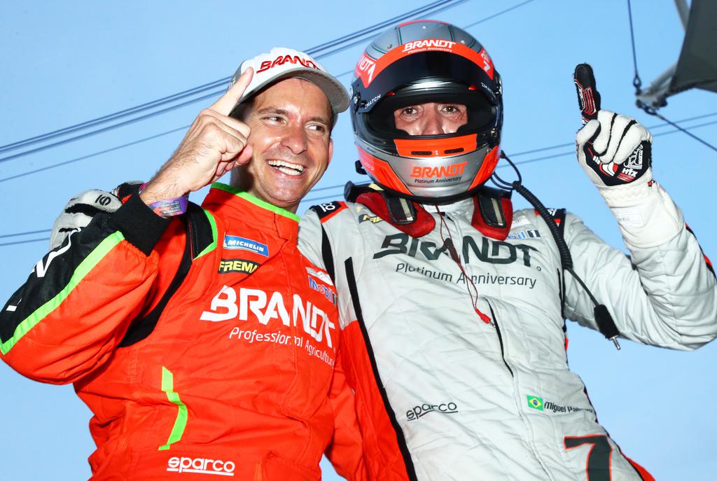 Miguel Paludo e Alan Hellmeister, campeões do Porsche Endurance Challenge