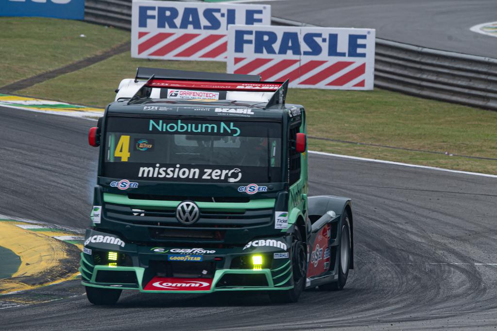 Com direito a vitória na corrida 1, Felipe Giaffone é o campeão de 2023 da Truck