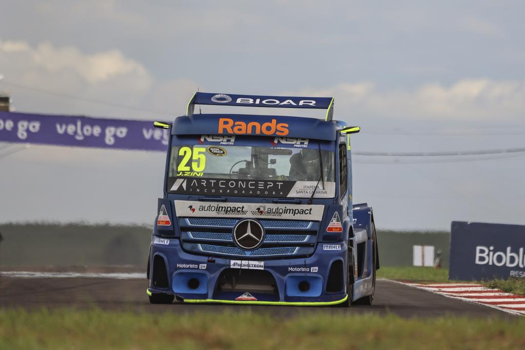 Jaidzon Zini e a Rands prontos para a segunda etapa da Copa Truck, em Goiânia